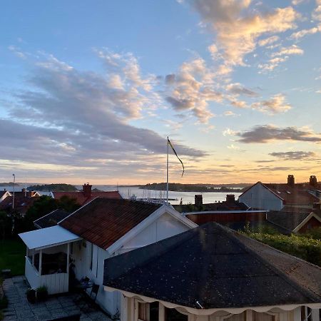 Appartement Laegenhet Med Havsutsikt à Strömstad Extérieur photo