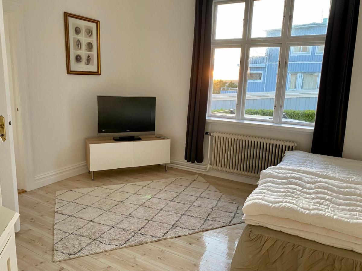 Appartement Laegenhet Med Havsutsikt à Strömstad Extérieur photo